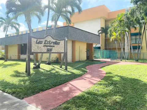606 W 81st St #306, Hialeah, FL 33014