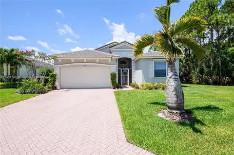 250 SW Lake Forest Way, Port Saint Lucie, FL 34986