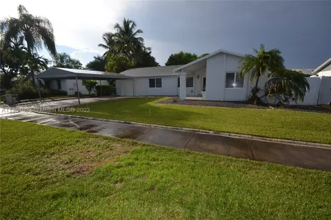14831 SW 71st St, Miami, FL 33193