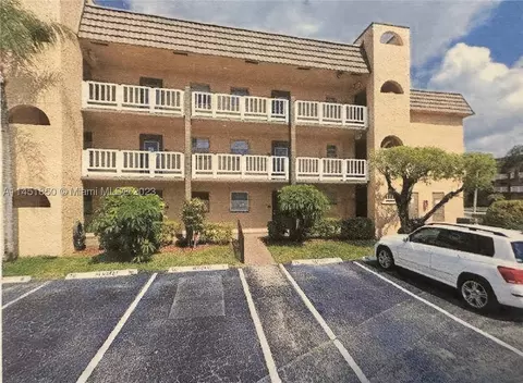 9380 Sunrise Lakes Blvd #307, Sunrise, FL 33322