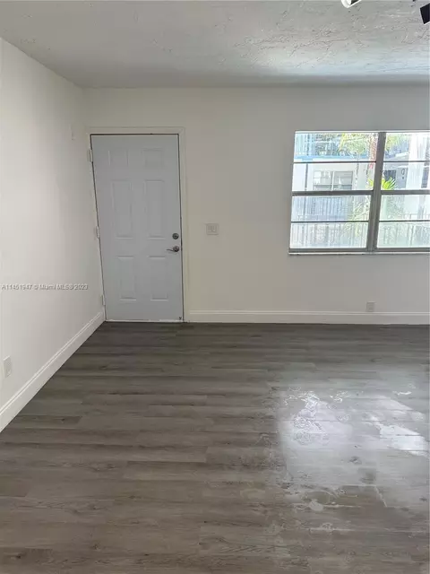 1230 NE 139th St #303, North Miami, FL 33161