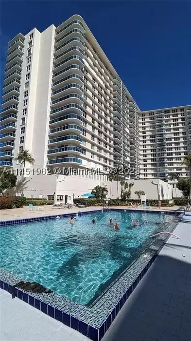 3800 S Ocean Dr #823, Hollywood, FL 33019