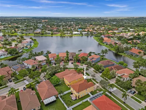 1217 NW 192nd Ln, Pembroke Pines, FL 33029