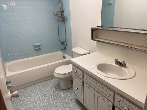 921 W 79th Pl #921, Hialeah, FL 33014 photo 10