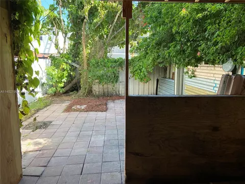 921 W 79th Pl #921, Hialeah, FL 33014 photo 13