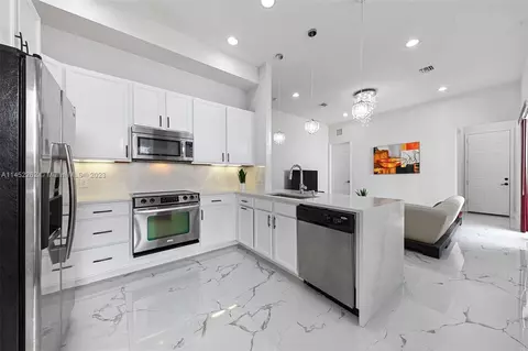 8352 NW 39th Ct, Pembroke Pines, FL 33024