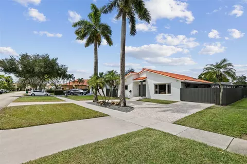 6811 SW 38th St, Miami, FL 33155