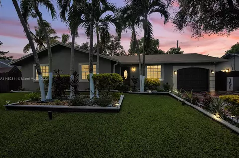2016 SW 96th Ter, Miramar, FL 33025