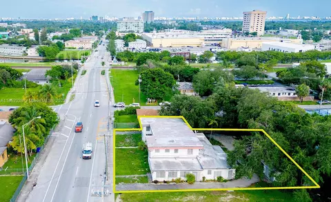 350 NE 82nd St, Miami, FL 33138