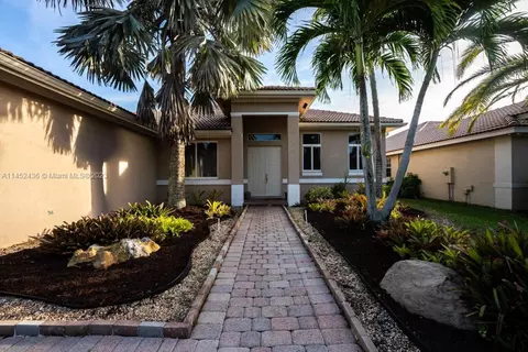 1737 Osprey Bnd, Weston, FL 33327