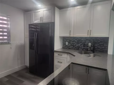 3160 Holiday Springs Blvd Bldg, Margate, FL 33063