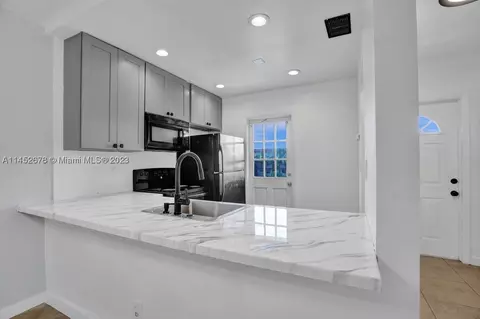 5071 W Oakland Park Blvd #309, Lauderdale Lakes, FL 33313