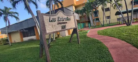 606 W 81st St #309, Hialeah, FL 33014
