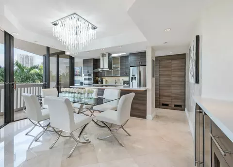 1000 E Island Blvd #306, Aventura, FL 33160
