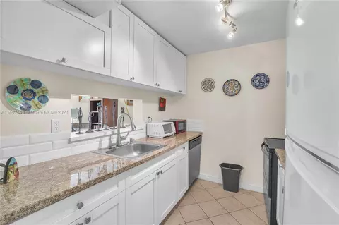 9405 W Flagler St #D109, Miami, FL 33174