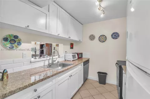 9405 W Flagler St #D109, Miami, FL 33174