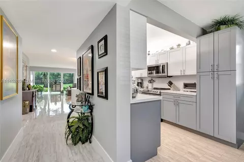 1000 SW 125th Ave #115N, Pembroke Pines, FL 33027