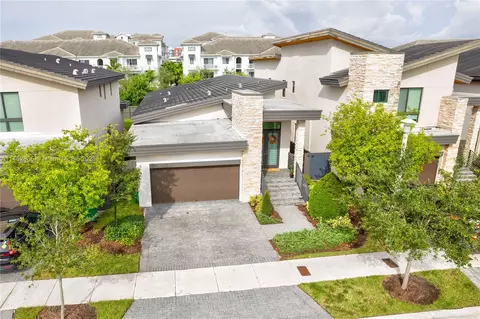 7646 NW 103rd Pl, Doral, FL 33178