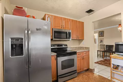 2695 NW 22nd St, Fort Lauderdale, FL 33311