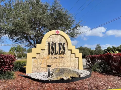 417 Vista Isles Dr #2327, Sunrise, FL 33325