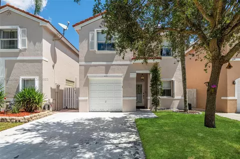 4175 Tree Tops Rd, Hollywood, FL 33026