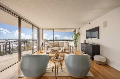 2843 S Bayshore Dr #15A, Coconut Grove, FL 33133