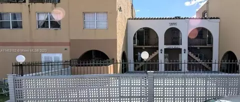 1300 W 53rd St #29, Hialeah, FL 33012