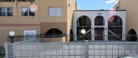 1300 W 53rd St #29, Hialeah, FL 33012