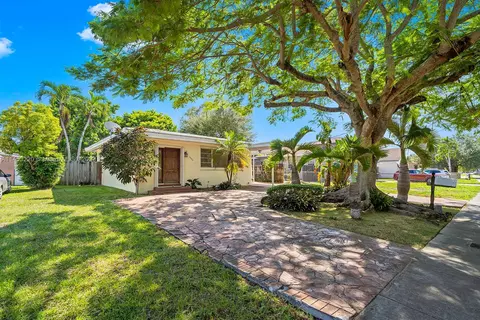 3920 SW 4th St, Miami, FL 33134