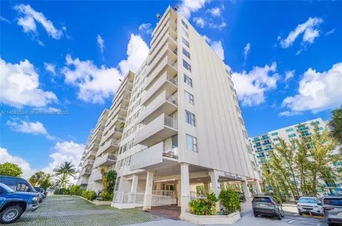 7545 E Treasure Dr #5B, North Bay Village, FL 33141