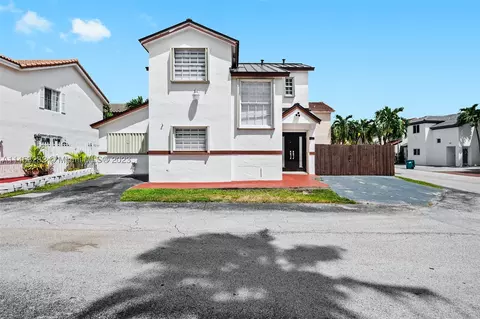 12665 NW 8th Trl, Miami, FL 33182