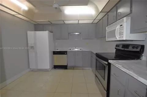 4158 Inverrary Dr #208, Lauderhill, FL 33319