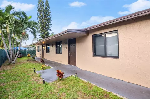 156 W 14th St, Riviera Beach, FL 33404