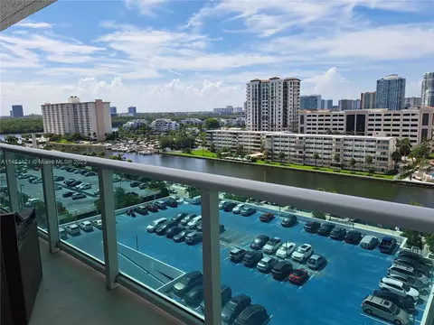 100 Bayview Dr #1130, Sunny Isles Beach, FL 33160
