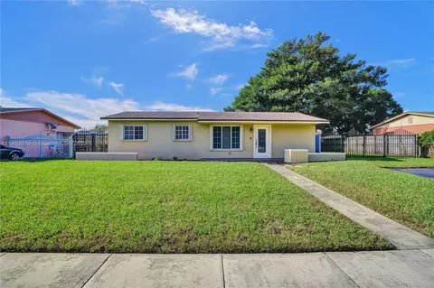 3510 NW 197th St, Miami Gardens, FL 33056