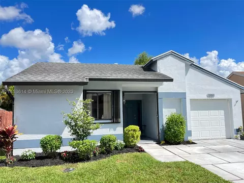 11001 SW 10th St, Pembroke Pines, FL 33025