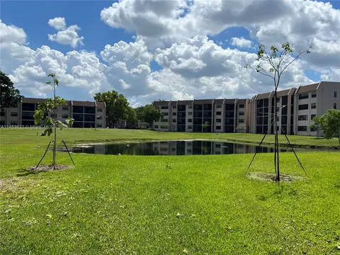 10442 Sunrise Lakes Blvd #309, Sunrise, FL 33322