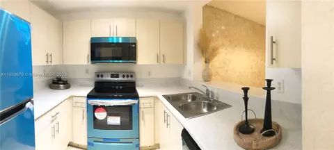 2941 Riverside Dr #206, Coral Springs, FL 33065