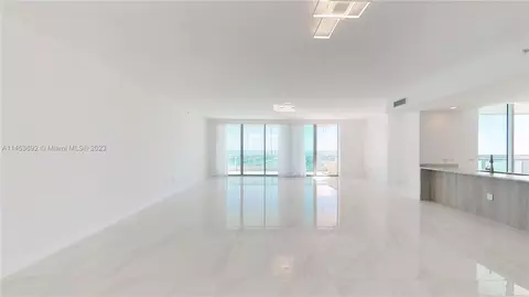 900 Biscayne Blvd #PH6005, Miami, FL 33132