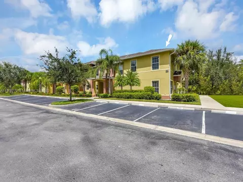 9084 Gervais #609, Naples, FL 34120