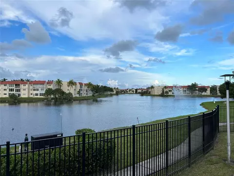 2831 E Sunrise Lakes Dr #303, Sunrise, FL 33322