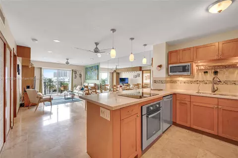 1000 Michigan Ave #606, Miami Beach, FL 33139