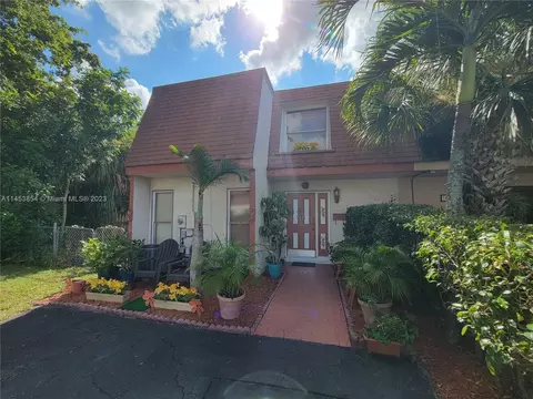 306 Sunshine Dr, Coconut Creek, FL 33066