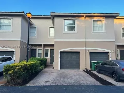 8318 Lagos De Campo Blvd #8318, Tamarac, FL 33321