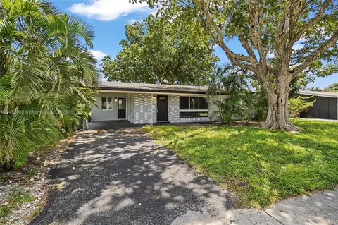 300 SE 7th Ave, Deerfield Beach, FL 33441
