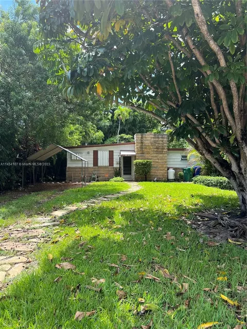 3010 SW 16th St, Miami, FL 33145