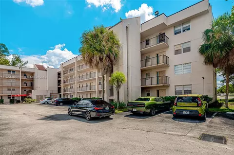 2571 Aragon Blvd #220, Sunrise, FL 33322