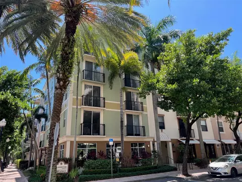 1900 Van Buren St #111B, Hollywood, FL 33020