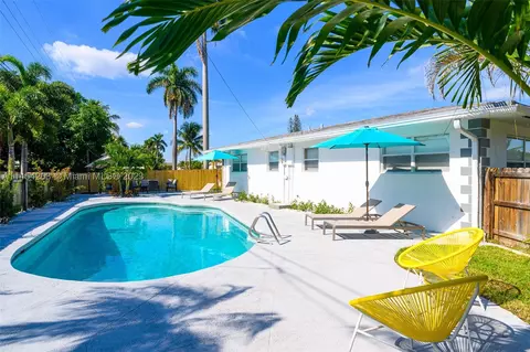 3851 NW 7th Ave, Oakland Park, FL 33309