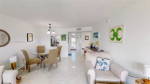 8950 Sunrise Lakes Blvd #103, Sunrise, FL 33322